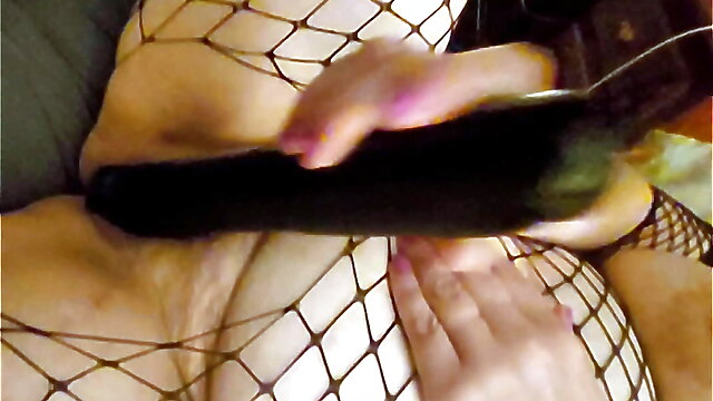 Homemade mature dildo masturbation, pussy sex welcome, amateur chubby wife fucks, chubby mature and her dildo, dildo chubby matures