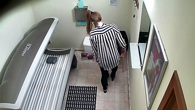 Fingering pussy spy, tèen pussy young, spy cam voyeur, young teen pussy videos, brunette in solarium