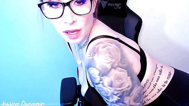 Instruction tongue, jerked in yoga pants, joi panty wearing, mommy encouragement pussy, brunette mom glasses