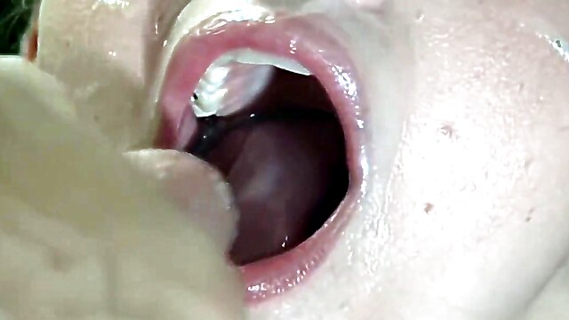 Swallow, Teen (18+), HD